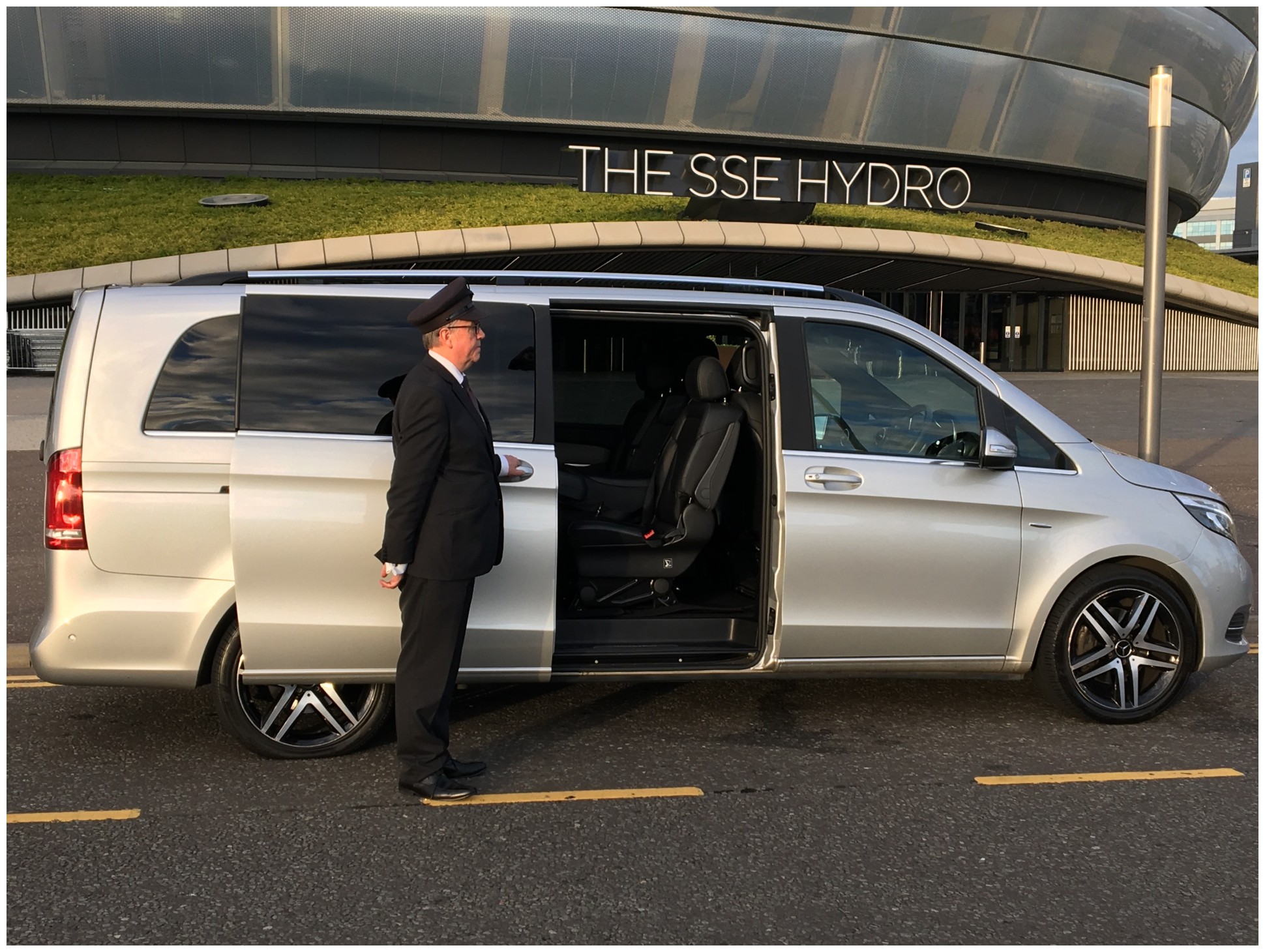 Chauffeur Driven Mercedes Benz V Class In Edinburgh And East Of Scotland 6358